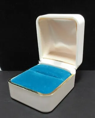 Vtg Standard Novelty Jeweler Ring Display Box White Hinged Plastic Blue Cushion • $17.95