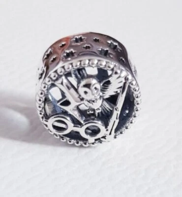 £28 • Buy Genuine Pandora Harry Potter Openwork Harry Potter Icons Charm 799127C01