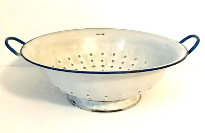 VINTAGE WHITE/BLUE TRIM ENAMELWARE COLANDER STRAINER 14  W/2 HANDLES FARMHOUSE • $19