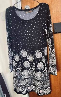 QED LONDON Pattern Dress • £4