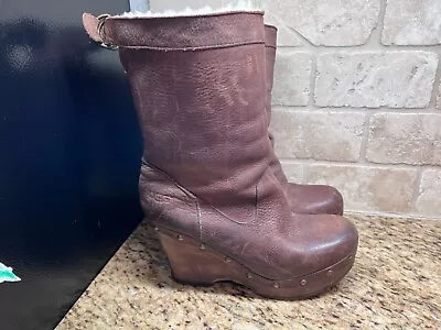 UGG Lynnea II Clog Boots Womens Size 6 Brown Leather 1001317 • $22.99