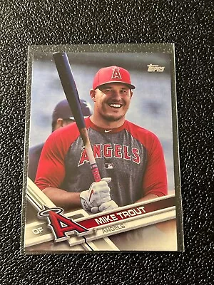 2017 Topps Series 1 Variation Holding Bat SP Mike Trout #20 • $15