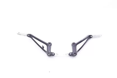 2013 Yamaha Yzf R1 1000 Passenger Foot Pegs Peg Mount 09 10 11 12 13 14 Y96 • $65.96