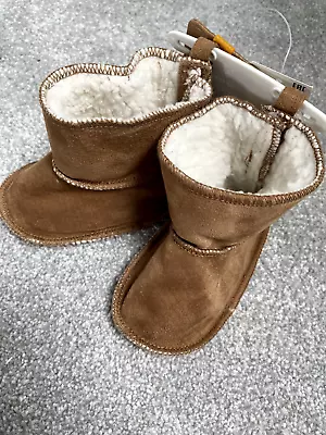 Mantaray Debenhams Baby Brown Suede Baby Booties Size 6-9 Months • £3