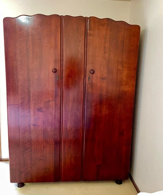 $499 • Buy Wardrobe Mahogany / French Polished / Antique Victorian Style With 3 Drawers 