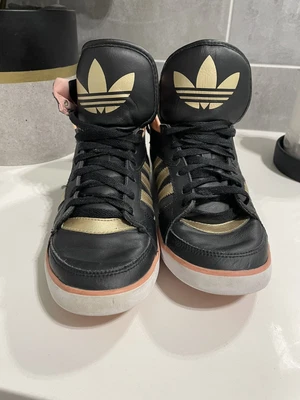 $50 • Buy Adidas Hard Court Hi Size 8W HARD COURT HIGH 'BLACK Pink Polka Dot High Top