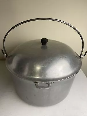 VINTAGE MAJESTIC 8qt. DUTCH OVEN-STOCK POT With LID & BAIL HANDLE • $39.97