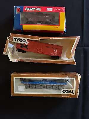 H/O Scale Model Train Lot Of 3 Freight Cars TYCO • $4.99
