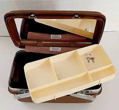 Vtg Retro Samsonite Montbello11 Train Makeup Case Luggage W/Tray 2 Keys  Mirror  • $26.99