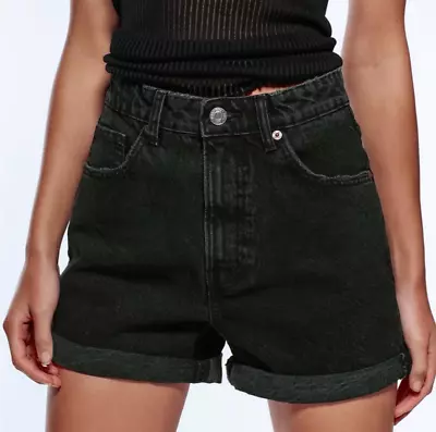 Zara High Rise Mom Jean Shorts Black Size 6 • $25