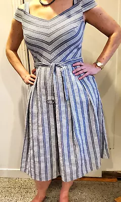 White House Black Market Sundress Cold Shoulder Seeksucker Belted Pockets Sz 8 • $23