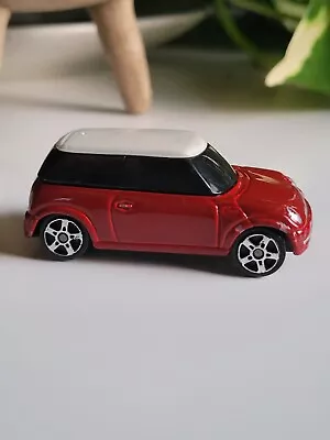 Maisto Red Black Mini Cooper Countryman 1/64 Diecast Car Collectible Model • $6.99