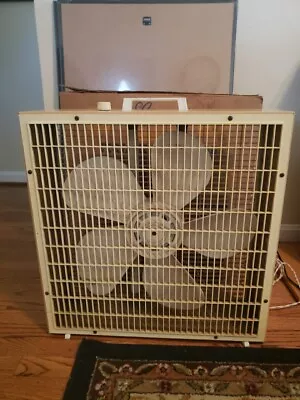 Lakewood Model S-223 Peach Color With Original Box Metal Box Fan Working VTG 20  • $69.99