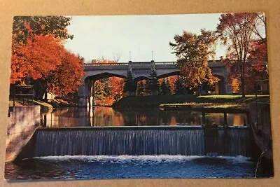 Vint Postcard Unused - Mitchell Street Bridge Petoskey Michgan • $1.70