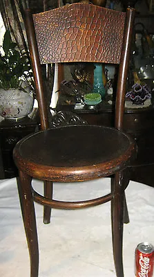 $395 • Buy Antique Fischel Czechoslovakia Country Bent Wood Art Chair Alligator Pattern 