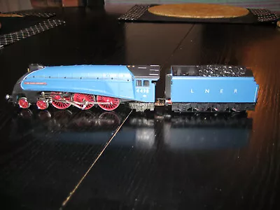 Hornby R528 LNER 4498 Steam Locomotive  `Sir Nigel Gresley` - Limited Edition • £120