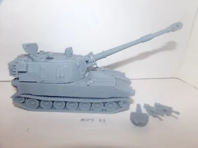 M109 Self Propelled Artillery Model (1:100 To 1:48 Scales) • $10