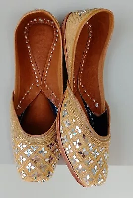 Gold Punjabi Jutti Khussa Shoes Wedding Shoes Ethnic Shoes Mojari Sandal Slipper • $27.99