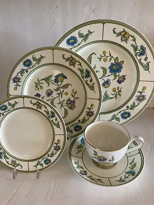 Villeroy Boch Heinrich COLUMBIA Bone China 5 Pc Place Setting Gently Used • $39.95