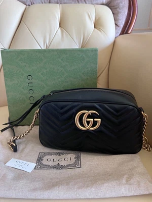 $2000 • Buy Gucci GG Marmont Camera Bag - Small Matelassé, Very Good Condition.