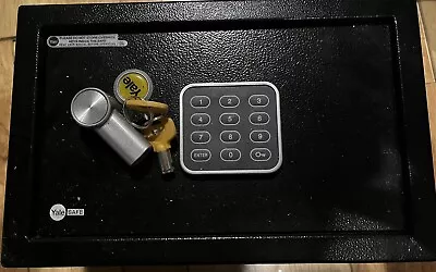 Yale Electronic Safe • £30