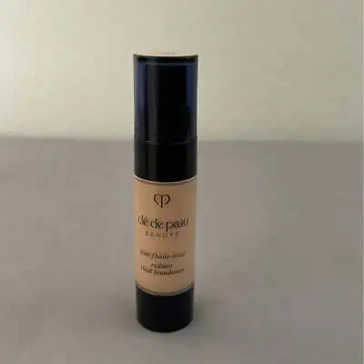 Cle De Peau Radiant Fliud Foundation B20 Size 9 Ml • $25