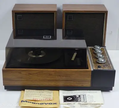 Very Rare Magnavox Stereophonic 1P9280 Vinyl Record Player And Speakers READ!!! • $157.25