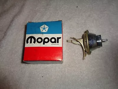 NOS Mopar 1971 340 Single Point Vacuum Advance • $129