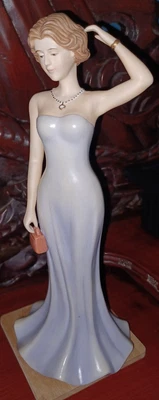 £20 • Buy SBL REGAL HOUSE COLLECTION Lady Figurine Lauren 95 D Ceramic Ornament