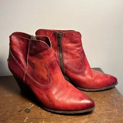 Womens FRYE Short Boot - Red - US Women's Size 9.5 - Good Condition • $50