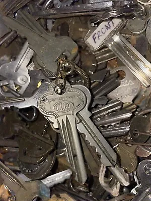 Lot Of 10 Random Vintage Metal Keys Most Very Unique • $5