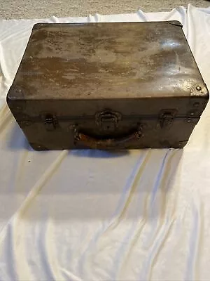 Antique Lorenz Maker Minnespolis Suitcase Chest • $35