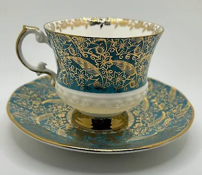 VTG Elizabethan Blue With Gold Rimmed Tea Cup And Saucer Bone China England • $21.99