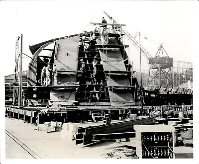 LD327 Orig U.S. Maritime Commission Photo WARSHIP BULKHEAD WELDING SHIPBUILDING • $20