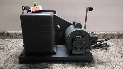 $1899.99 • Buy Welch 1402B-46 1/2 HP 525 Max RPM 5.6 CFM 72 Oz Oil Cap Vacuum Pump