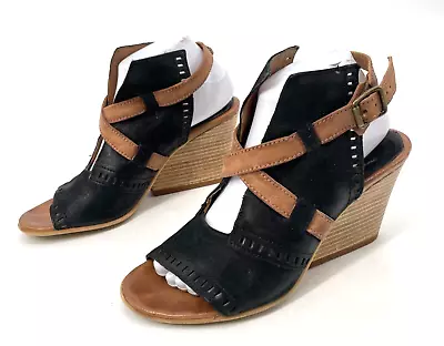 Miz Mooz NYC Womens 39/8.5 Black Leather Two Toned Kipling Block Wedge Sandal • $35