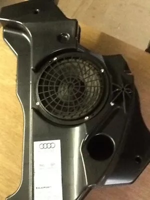 Genuine Audi A3 Cab Right Rear Speaker With Housing 8p7035382c • £48