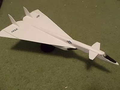 Built 1/200: American NORTH-AMERICAN XB-70 VALKYRIE Prototype Bomber Aircraft • $47.25