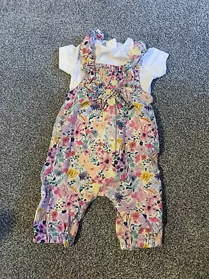 Baby Girl Dungaree Set 0-3 Months • £2