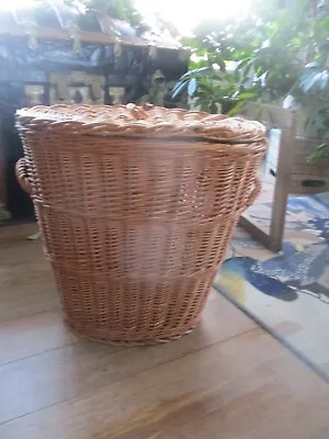 Vintage 18  Rattan Woven Laundry Basket W/lid Double Handles Boho Home Decor • $29