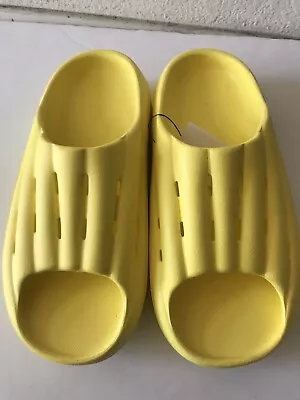 Women's Ugg Bright Yellow Foamo Slide Beach/pool Flip Flops Sandals Size 9 Nwt • $49.99