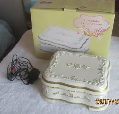 Mr Christmas Cracker Barrel Porcelain Symphonium Music Box 70 Songs • $59.99