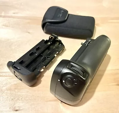 *MINT* Genuine Nikon MB-D15 Battery Grip For Nikon D7100 & D7200 DX Body Cameras • $90