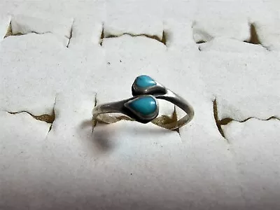 Grandma Grabe's Beautiful Vintage 925 Sterling Silver Bent Turquoise Ring Size 7 • $1.25