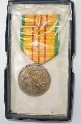 Original 1969 Vietnam War US Military Campaign Medal In Box • $14.99