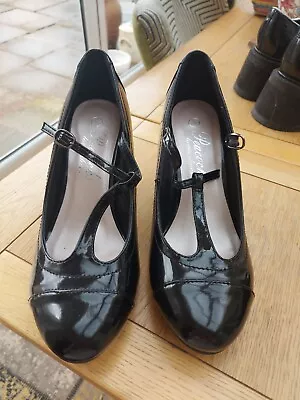 Ladies Court T Bar Shoes Size Uk7 • £7.99