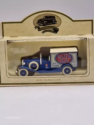 1:43 1933  Packard Van-Walkers Crisps  Lledo Days Gone • £4.50