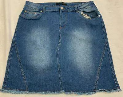 Baccini Womens Stretch Jeans Skirt Size 10 • $24.99