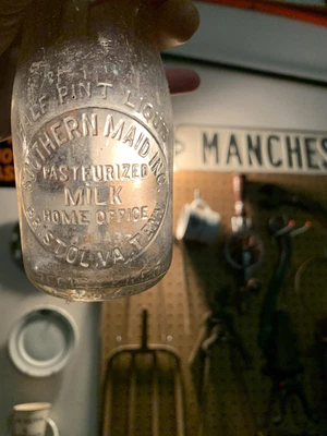 $0.99 • Buy Embossed Southern Maid Bristol VA / Tenn Half Pint Milk Bottle ~ Virginia TN