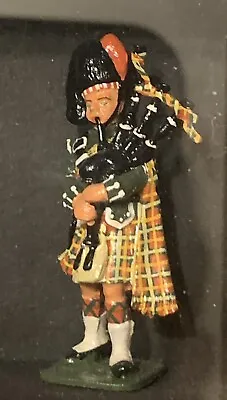 Old Toy Display Scottish Pipers Soldiers Miniature Figures Lead Pewter Wood Box • $99.99
